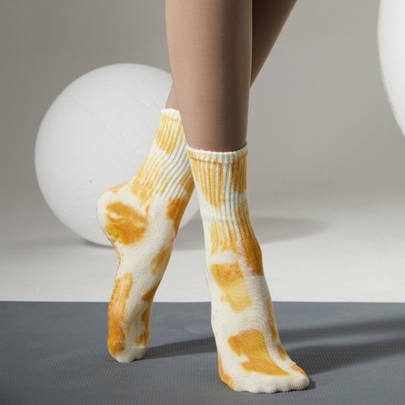 HOLIDAY PICK ♥️ Tye Dye Socks - Picture 2 of 6